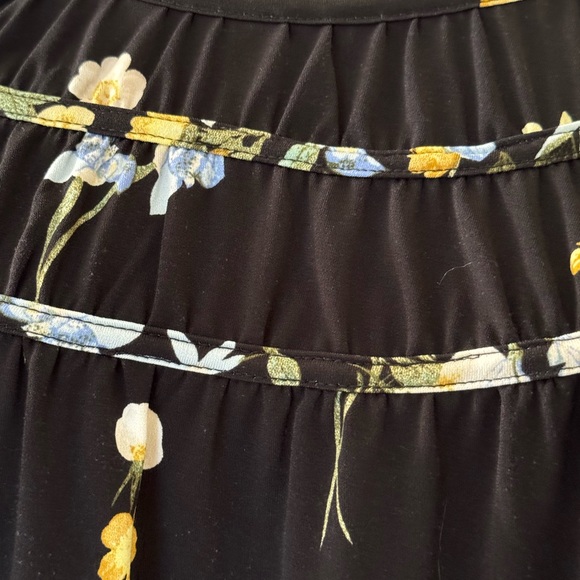 EUC Ann Taylor Factory Boho Top Feminine Black with Floral print - Picture 5 of 8